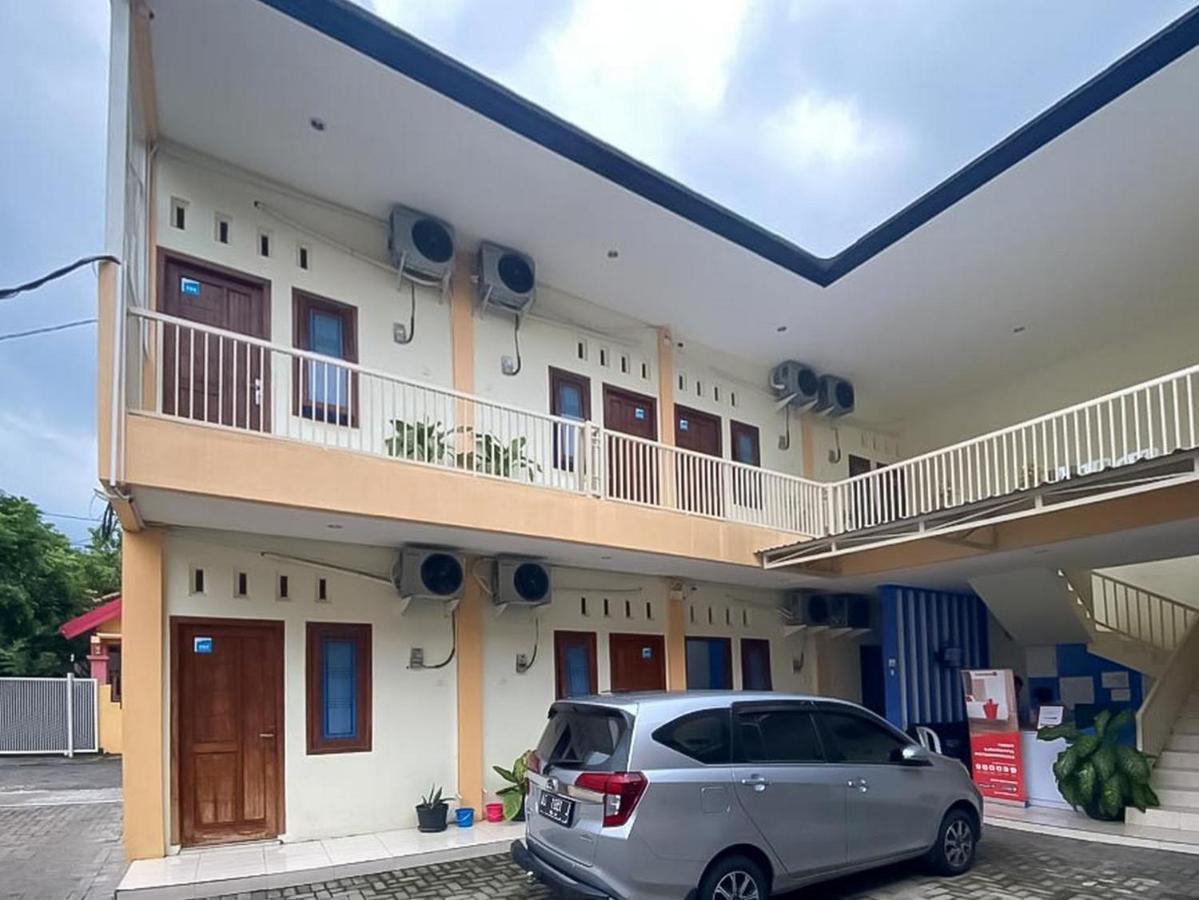 Reddoorz Syariah @ Pahlawan Sidoarjo Exterior foto