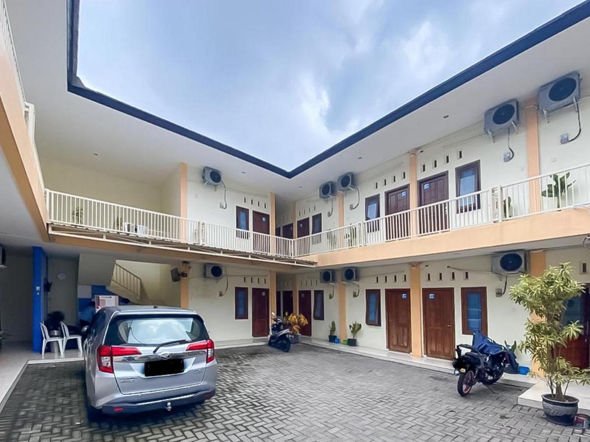 Reddoorz Syariah @ Pahlawan Sidoarjo Exterior foto