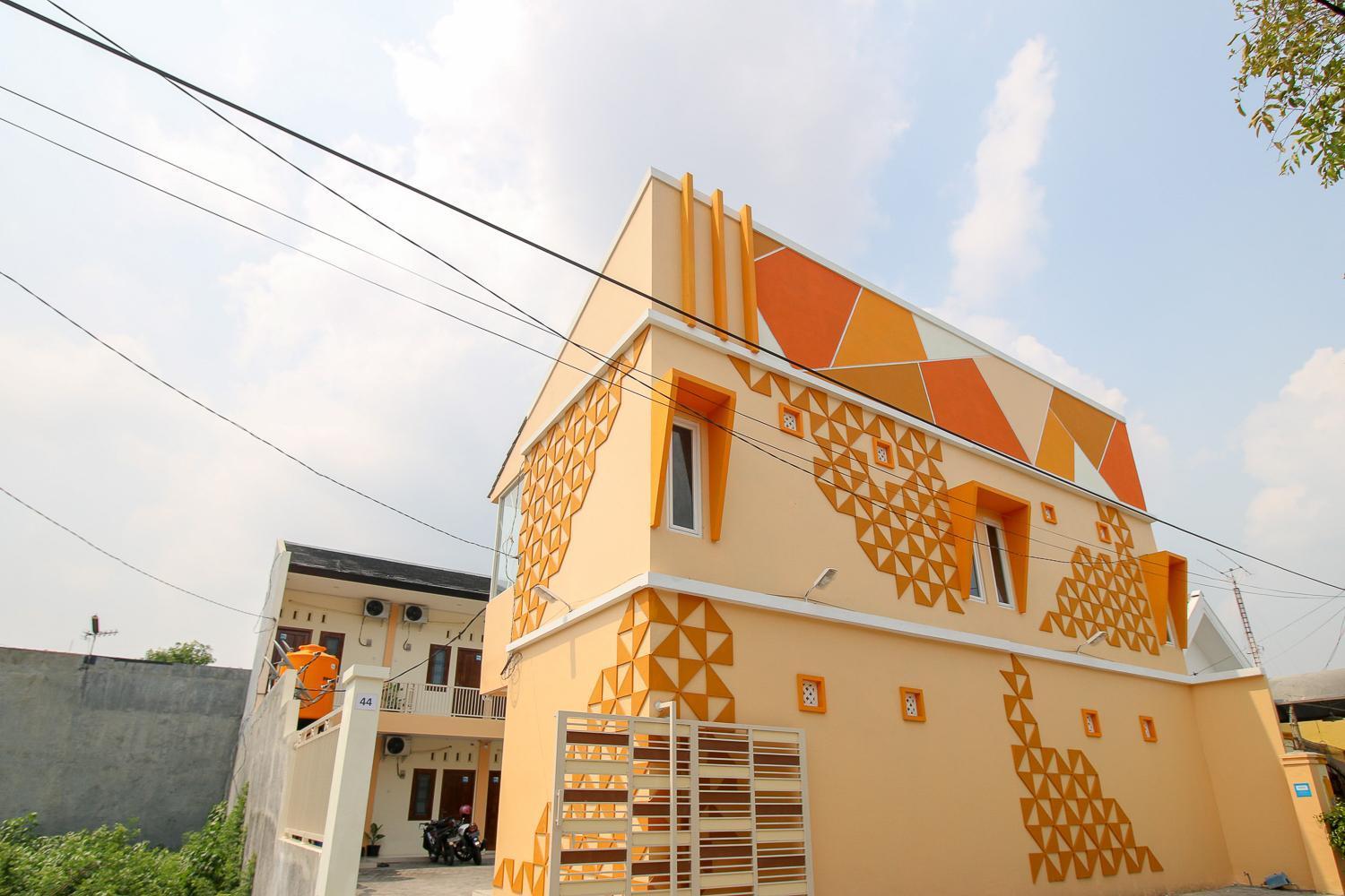 Reddoorz Syariah @ Pahlawan Sidoarjo Exterior foto